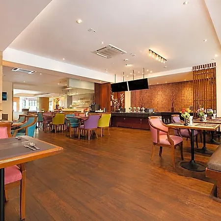 Journeyhub Sukhumvit Bangkok 26