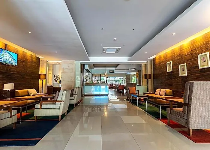 Journeyhub Sukhumvit 26 Hotel