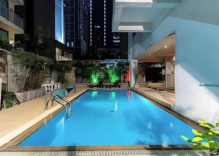 Journeyhub Sukhumvit 26 Hotel