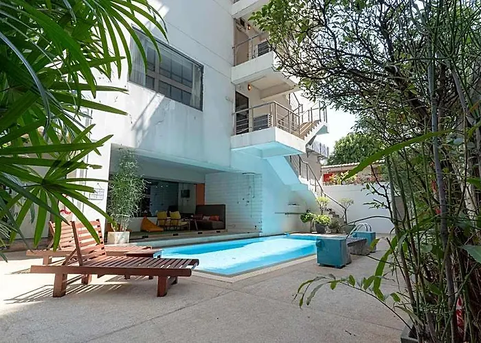 Journeyhub Sukhumvit 26 Bangkok
