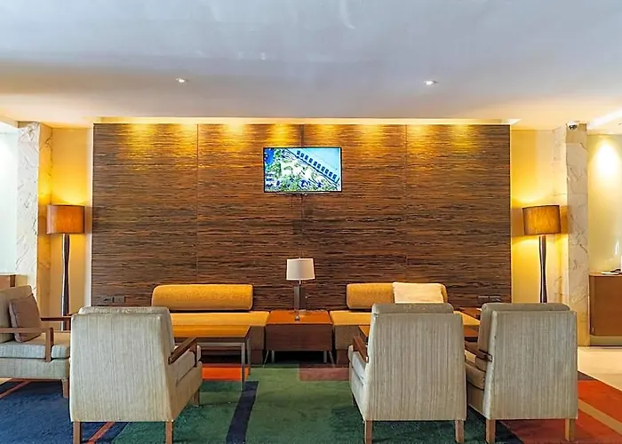Journeyhub Sukhumvit 26 Hotel
