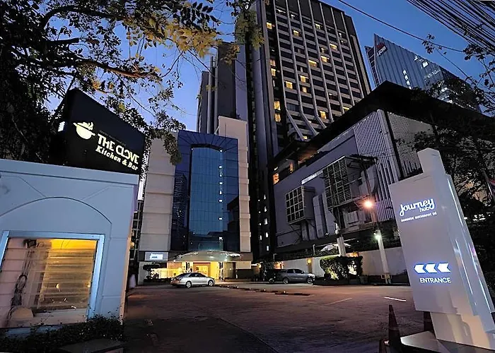 Journeyhub Sukhumvit 26 Hotel