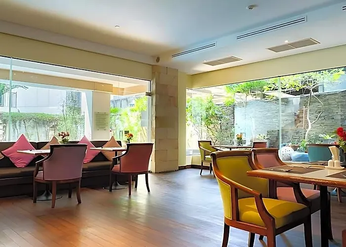 Journeyhub Sukhumvit 26 Bangkok
