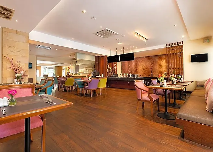 Journeyhub Sukhumvit 26 Hotel 4*