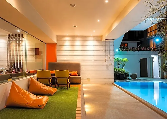 Hotel Journeyhub Sukhumvit 26 4*