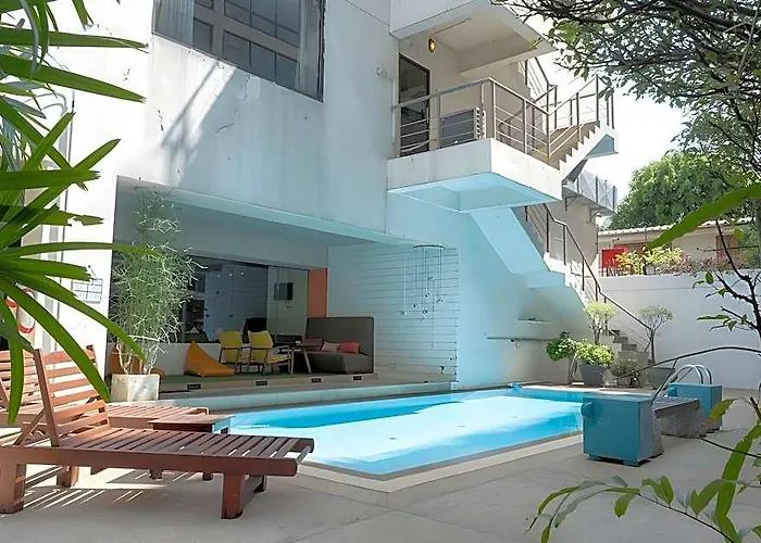 Hotel Journeyhub Sukhumvit 26 4*