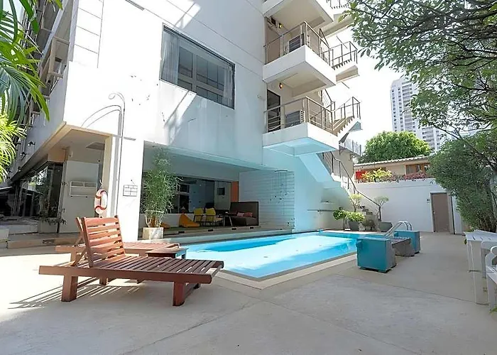 Journeyhub Sukhumvit 26 Bangkok